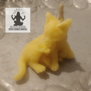 100% Beeswax Cat with Rose Candle with 2 organic Hemp wicks