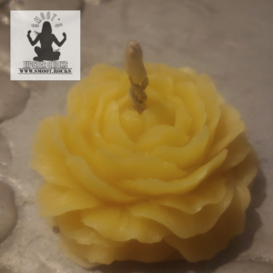 100% Beeswax Large Rose Candle with 2 organic Hemp wicks